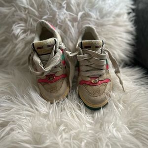 Children Gucci shoes size 27(10)